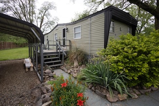 425 Clinton St, Mendon, MI 49072