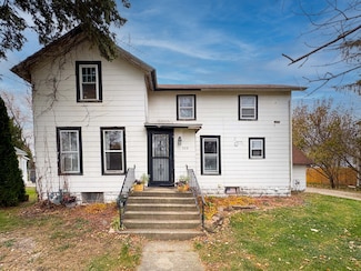 323 N Main St, Earlville, IL 60518