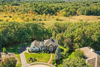 15 Stafford Rd, Lynnfield, MA 01940