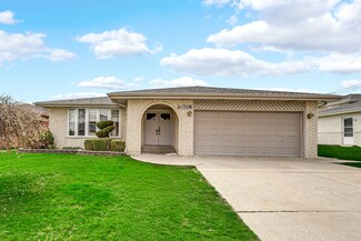 10708 W Doric Cir, Palos Hills, IL 60465