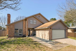 422 Connolly Cir W, Lockhart, TX 78644