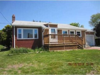 40 Antrim St, Somerset, MA 02726