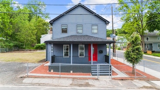 38 Bronson St, Waterbury, CT 06704