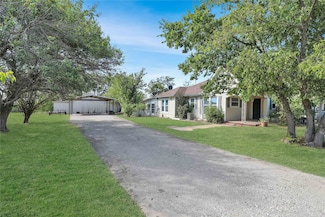 305 W Main St, Gunter, TX 75058