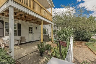 17682 Eastbrook Trail Unit H101, Chagrin Falls, OH 44023