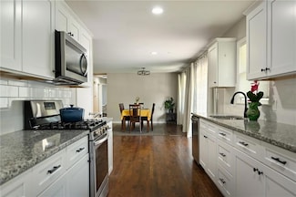 4400 Grandview Rd, Kansas City, MO 64137