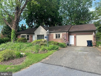 512 Saratoga Rd, Lancaster, PA 17603