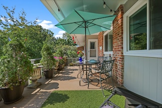 195 Southport Woods Dr Unit 195, Southport, CT 06890