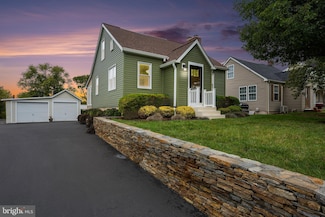 758 N Houcksville Rd, Hampstead, MD 21074