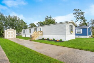 5399 Misty Meadows Dr, Chincoteague Island, VA 23336