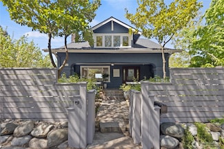 1901 8th Ave W, Seattle, WA 98119