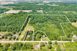 262 40th St, Allegan, MI 49010