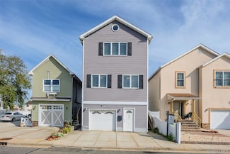 243 Sportsmans Ave, Freeport, NY 11520