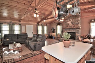 1631 E Antelope Rd, Douglas, WY 82633