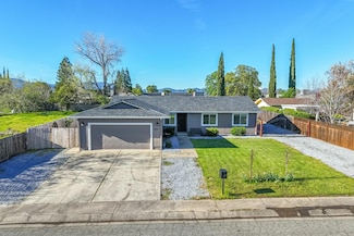 284 Woodhill Dr, Redding, CA 96003