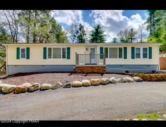 7146 Honeycomb Ln, East Stroudsburg, PA 18302