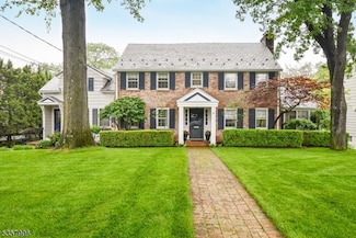 29 Beekman Rd, Summit, NJ 07901