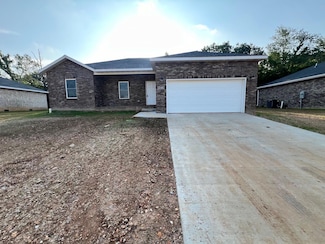 1913 Gobbler Ct, West Plains, MO 65775