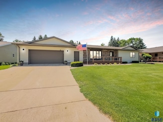 303 E 11th St, Dell Rapids, SD 57022