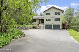 6175 Hawes Rd, Altamont, NY 12009