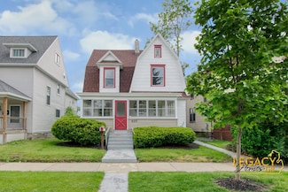 820 Henry Ave SE, Grand Rapids, MI 49507
