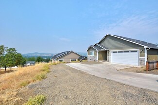726 Onyx St, Eagle Point, OR 97524