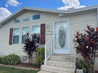 8210 Mill Springs Dr, New Port Richey, FL 34653