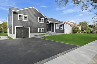 3715 Regent Ln, Wantagh, NY 11793