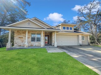 191 N Golfview Dr, Hilltop Lakes, TX 77871