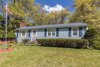 18 Pine Ridge Dr, Ayer, MA 01432