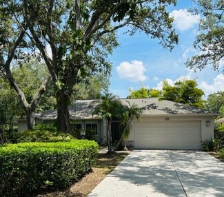 4720 Hamlets Grove Dr, Sarasota, FL 34235
