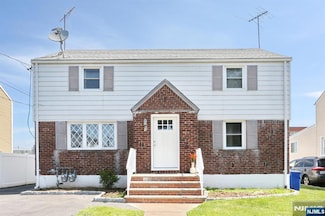 7 Macarthur Ave, Hasbrouck Heights, NJ 07604