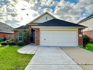 1905 Hollow Mist Ln, Pearland, TX 77581