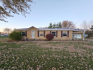 7385 W Toussaint Club Rd, Oak Harbor, OH 43449