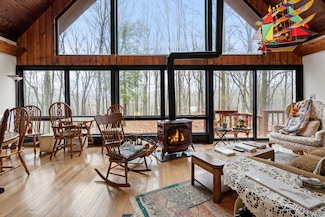 162 Hattertown Rd, Newtown, CT 06470
