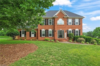 3401 Lochurst Ct, Pfafftown, NC 27040