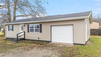 760 W Maple St, Austin, IN 47102