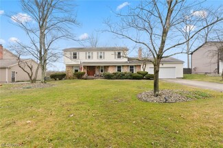 5430 Sampson Dr, Girard, OH 44420