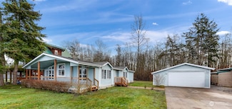 7492 Sunset Dr, Blaine, WA 98230