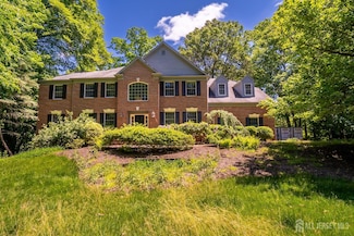 16 Cliffview Ct, Princeton Junction, NJ 08550