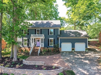 10024 Whitethorn Dr, Charlotte, NC 28277