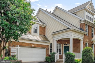 7011 Lawnwood Ct, Fort Belvoir, VA 22060
