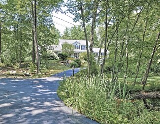 79 Whitins Rd, Sutton, MA 01590