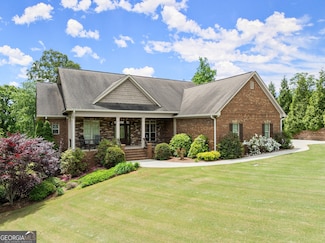 208 Tesnatee Landing Dr, Cleveland, GA 30528