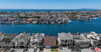 16661 Carousel Ln, Huntington Beach, CA 92649
