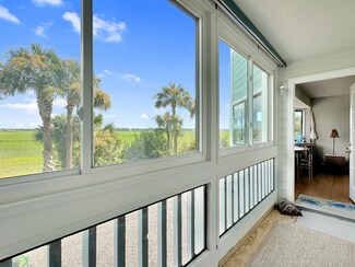 124 W Mariners Cay Dr, Folly Beach, SC 29439