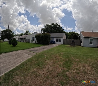 119 Runnels St, Port Lavaca, TX 77979