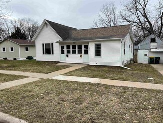 562 S James St, Richland Center, WI 53581