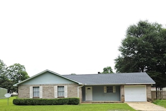 1900 W Kingsfield Rd, Cantonment, FL 32533
