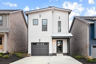 8 Holland Park W, Clarksville, TN 37043